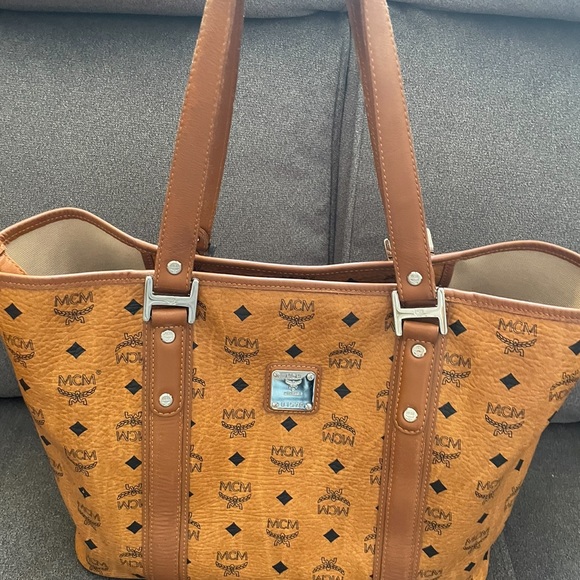 Authentic MCM bag.Super clean the inside. - Picture 3 of 3